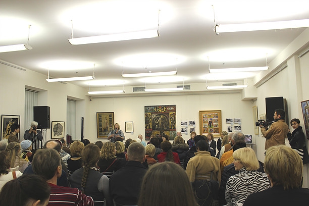 08.11.2014 «Донбас – край напівтонів» Музична розмова Ірен Роздобудько, Ігоря Жука та донецьких письменників із відвідувачами.