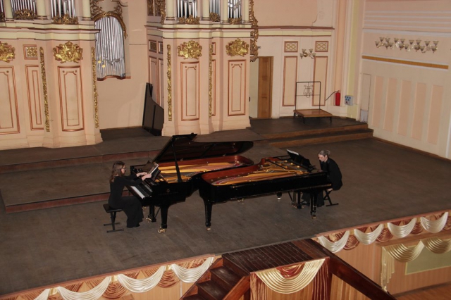 Фортепіанний дует «Kiev Piano Duo» Олександра Зайцева – Дмитро Таванець (Київ)