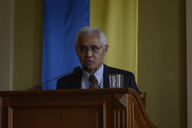Лекція професора Гіроакі Куромії "Енігма Донбасу: як збагнути його минуле і сучасне?" у залі Львівської міської ради