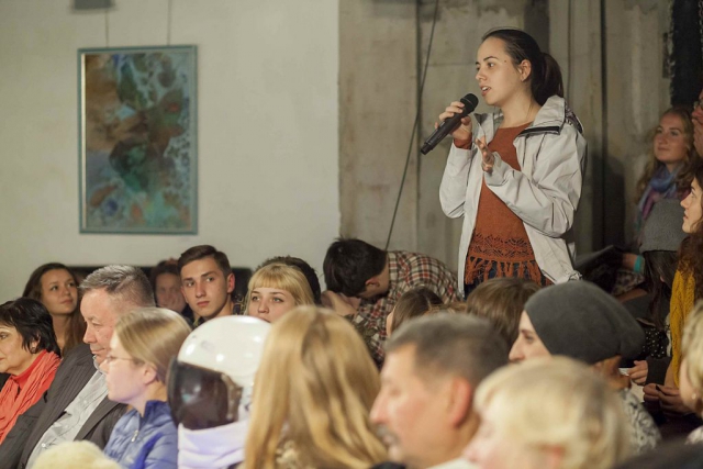 Вистава «Осінь на Плутоні»