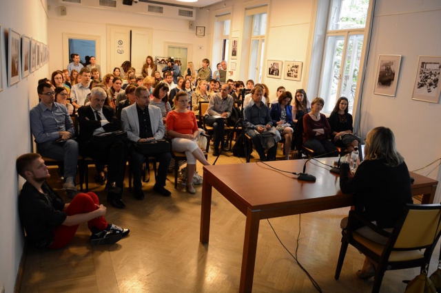 Лекція професора Олени Стяжкіної "Пересічна радянська людина: в пошуках слів для правильної біографії"